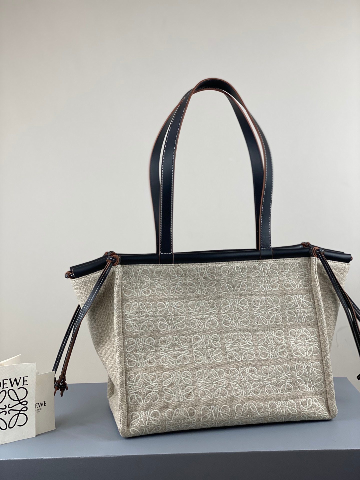 羅L威-Cushion tote 小號