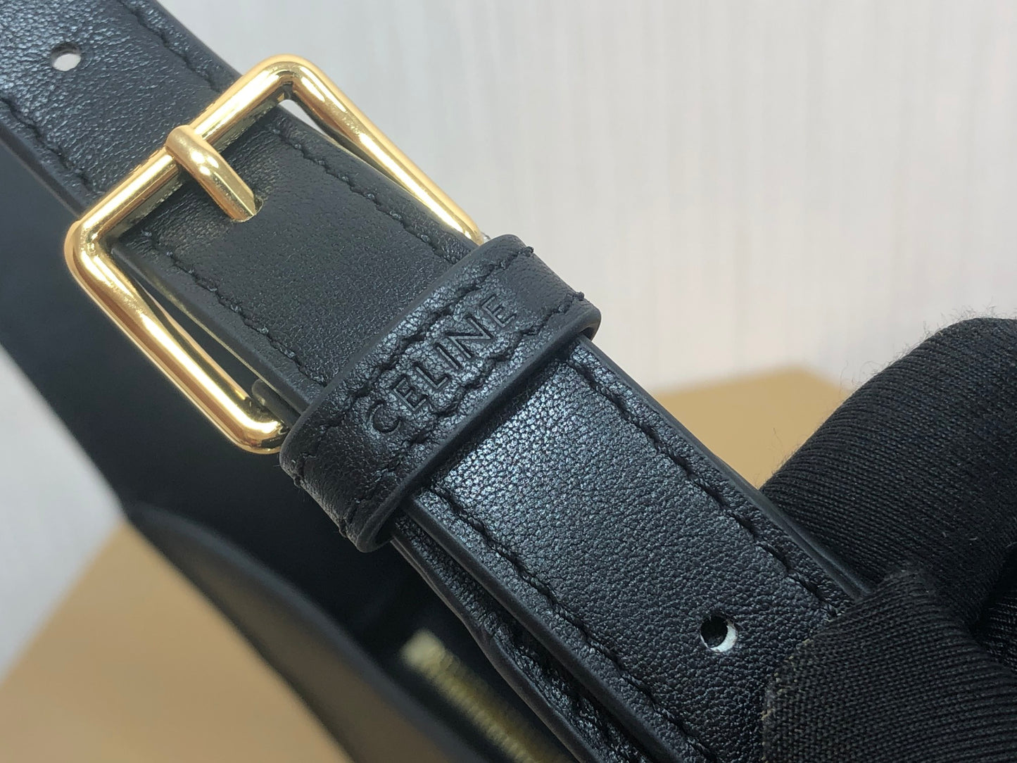 賽C家-22s春夏新品｜CUIR TRIOMPHE 光滑牛皮革肩背包