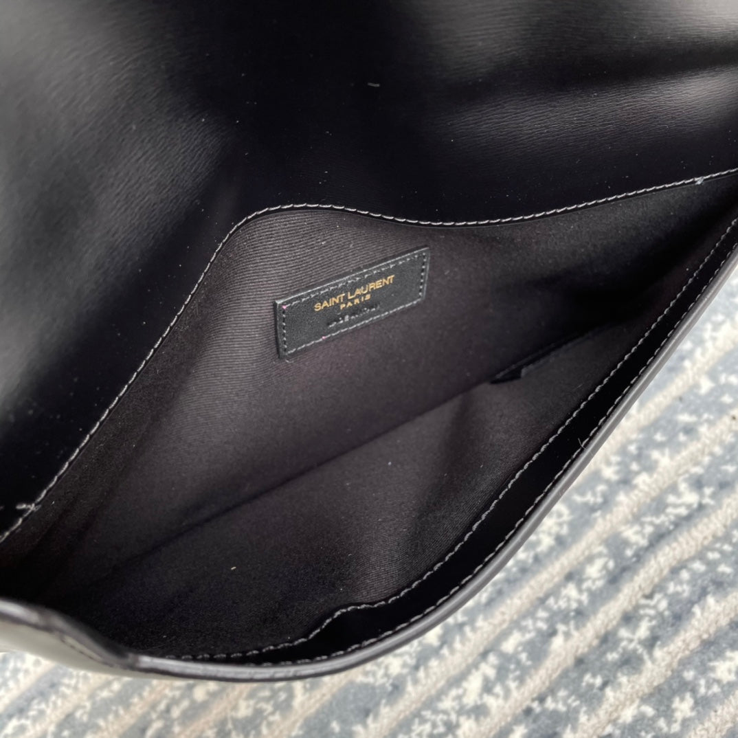YSL ptown_新品手拿包-黑色牙籤紋金扣