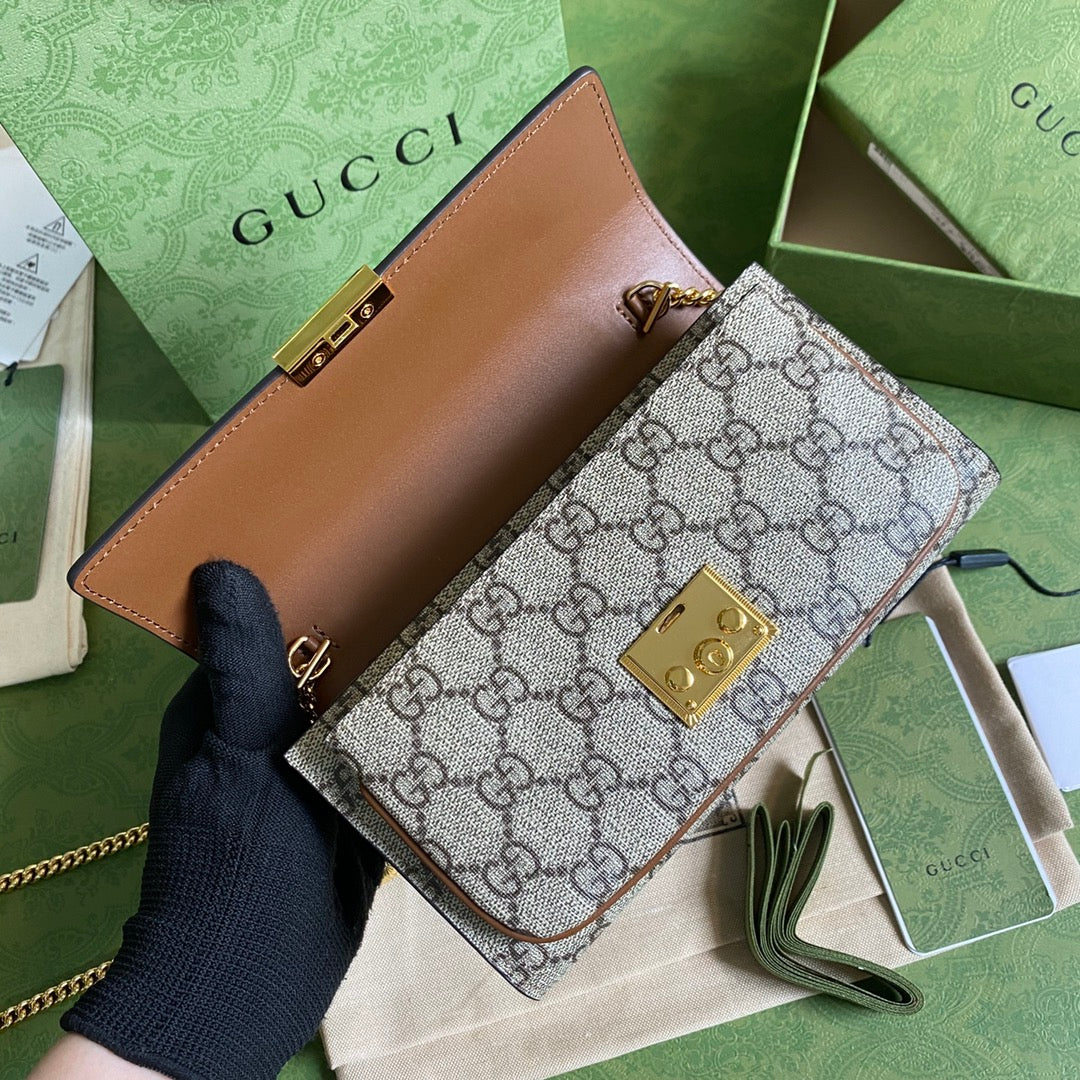 Gucci 鎖扣鏈條包 長夾