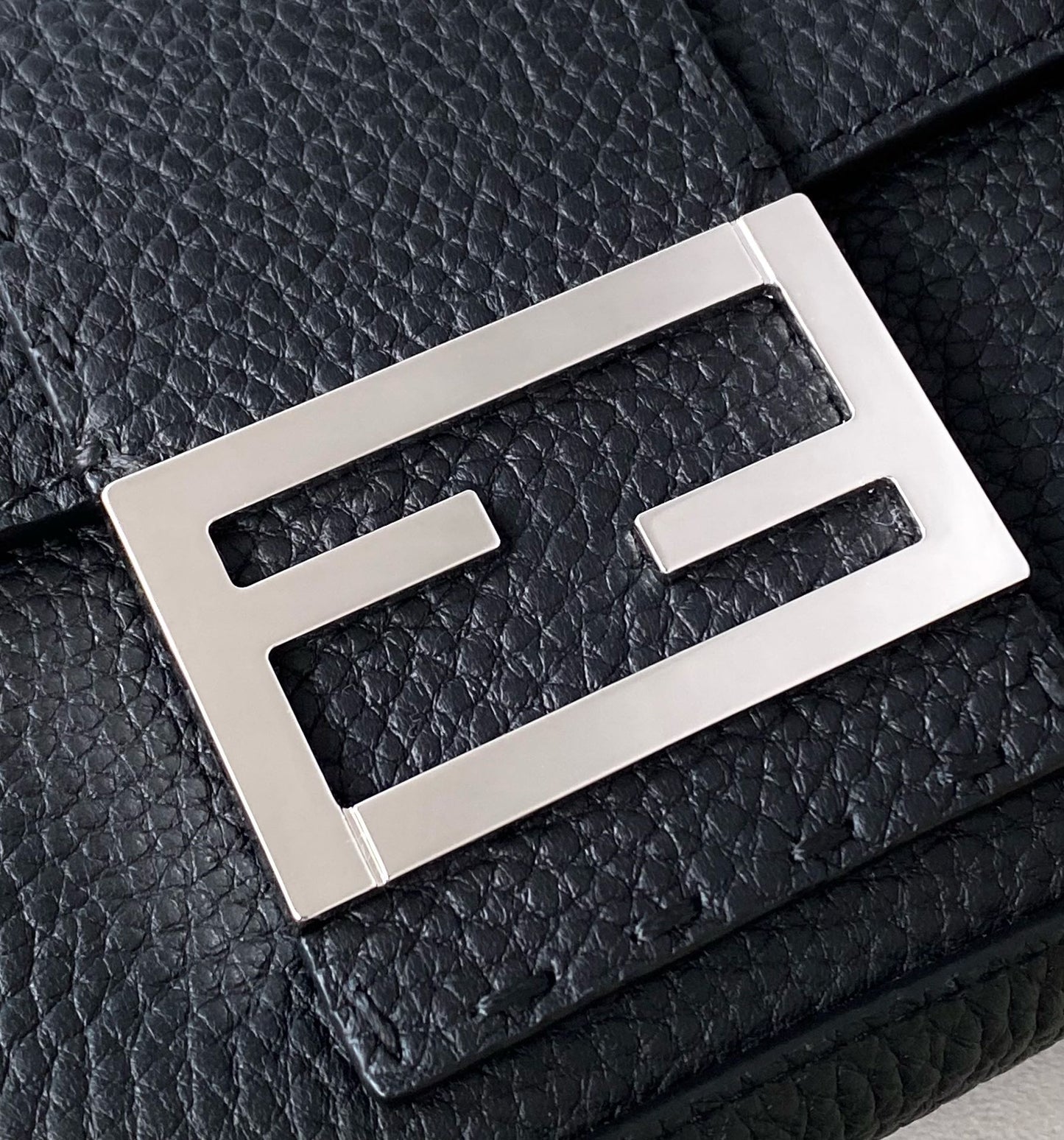 芬F家-Baguette-小型黑色牛皮法棍包