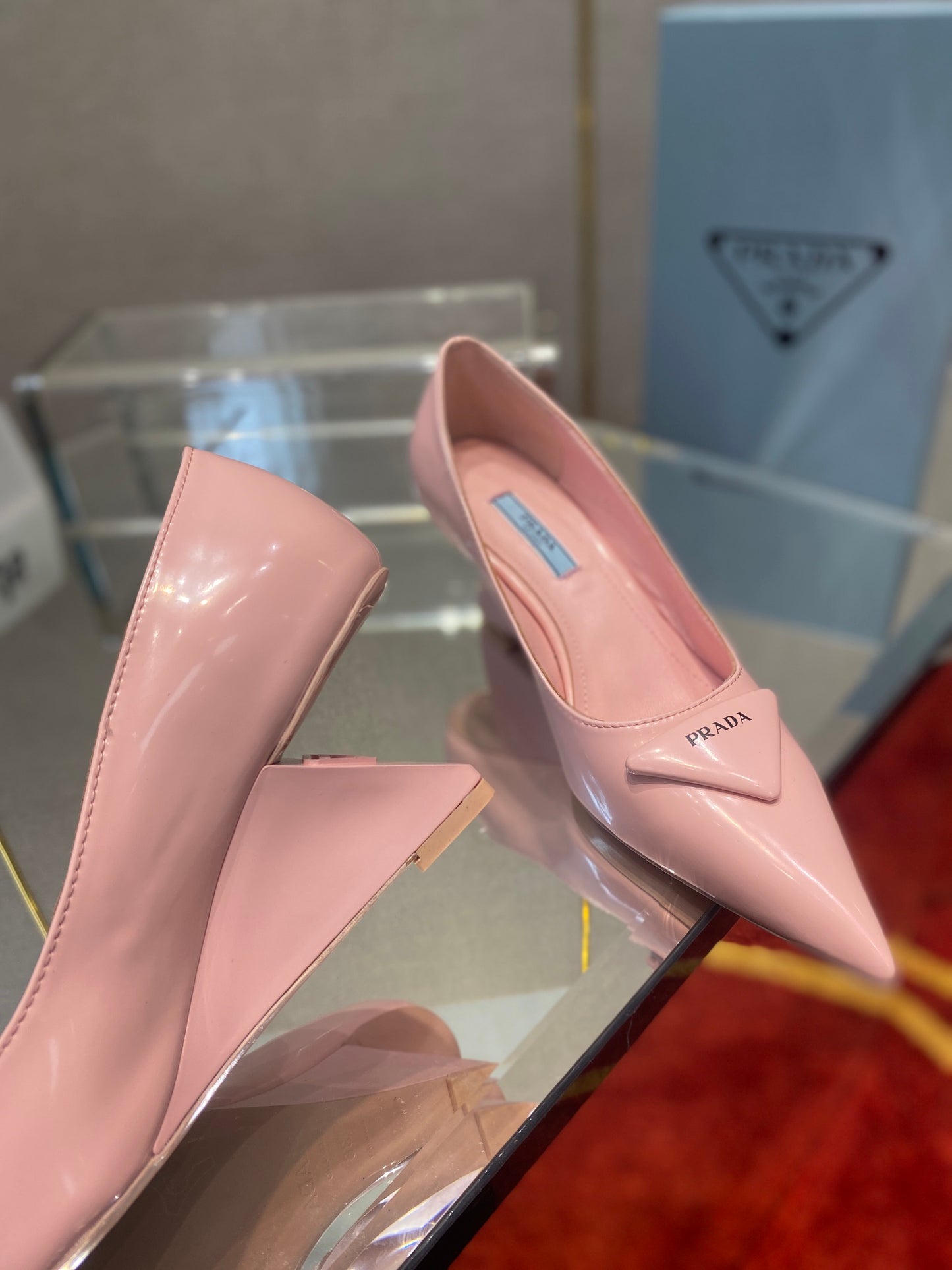 Prada鞋-Prada 漆皮低跟鞋（粉色）