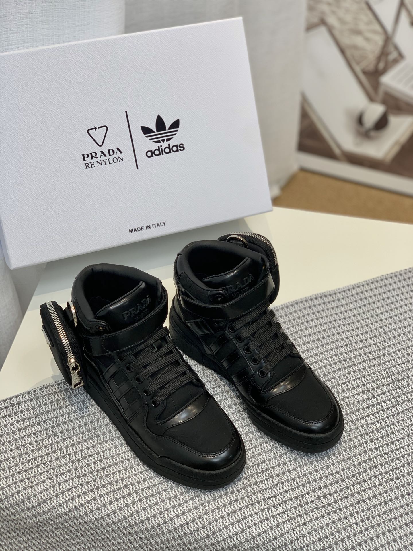Prada 鞋-Prada x adidas 聯名 運動休閒鞋（黑）