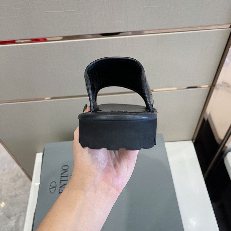 Val-2022新款 牛皮拖鞋 黑色