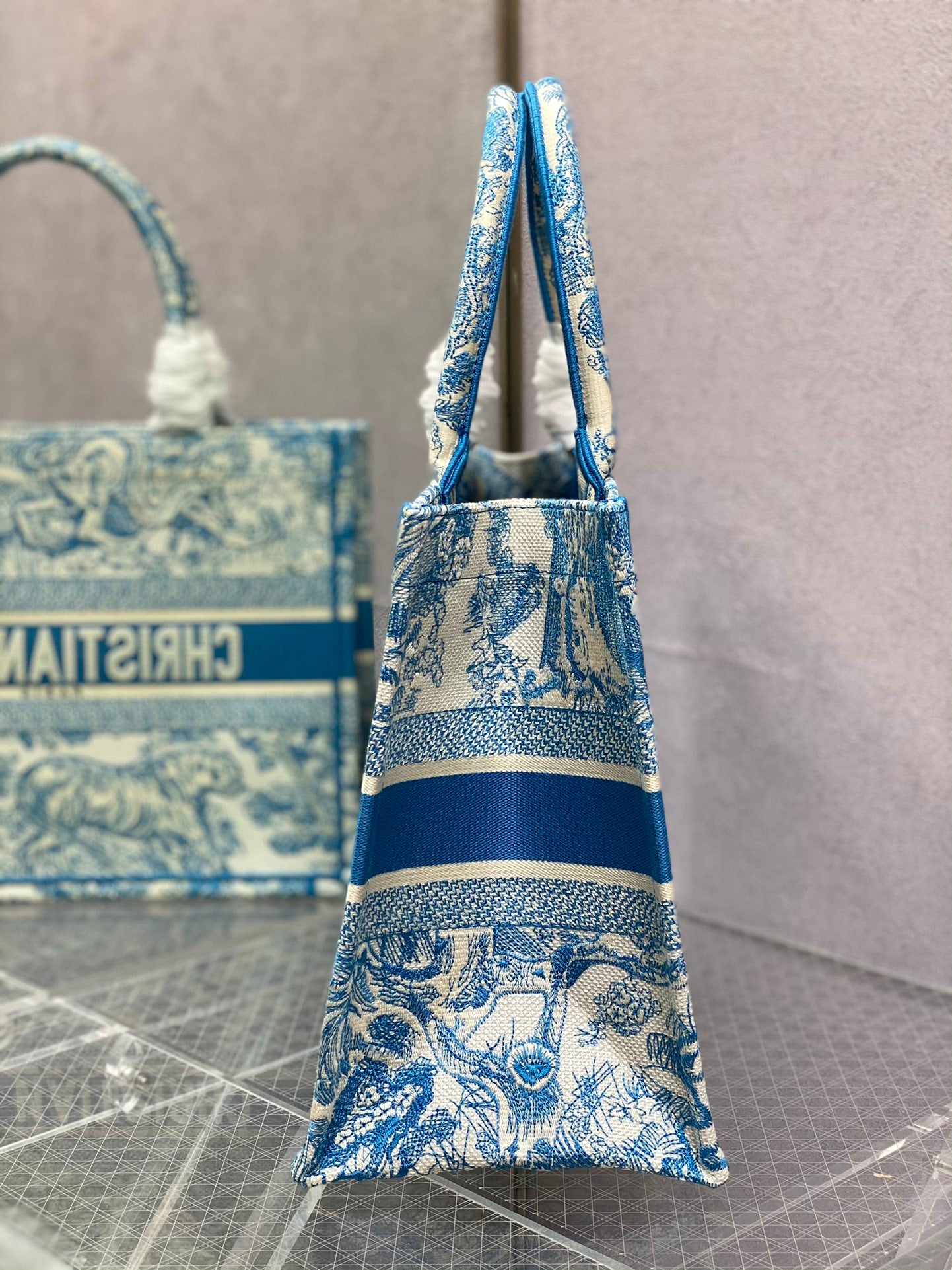 Dior Book Tote-小號36.5cm淺藍老虎