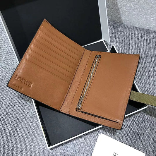 Loewe 對折中夾