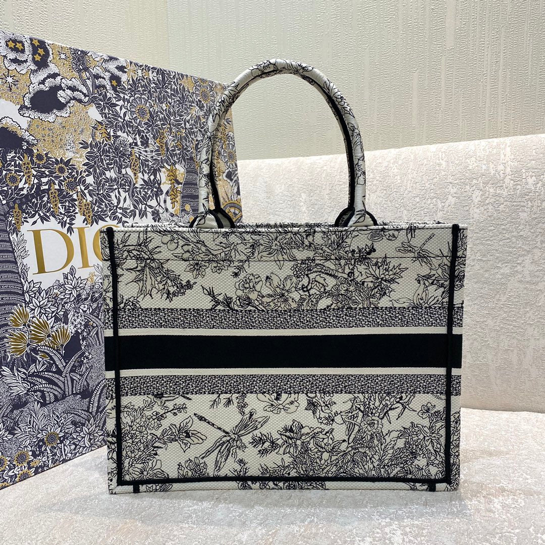 Dior Book Tote-小號36.5cm-黑白早春花卉