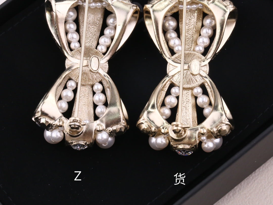 Chanel 胸針