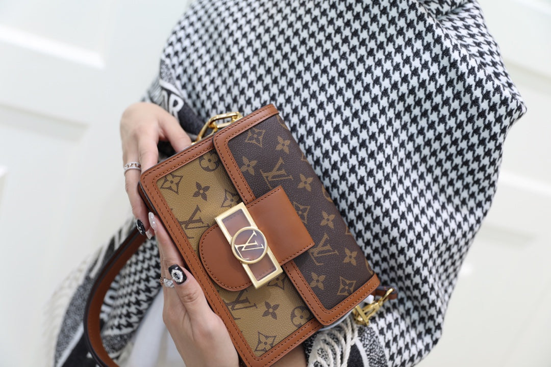 LV M44580 Mini Dauphine 達芙尼