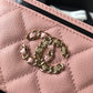 Chanel 大Logo卡包