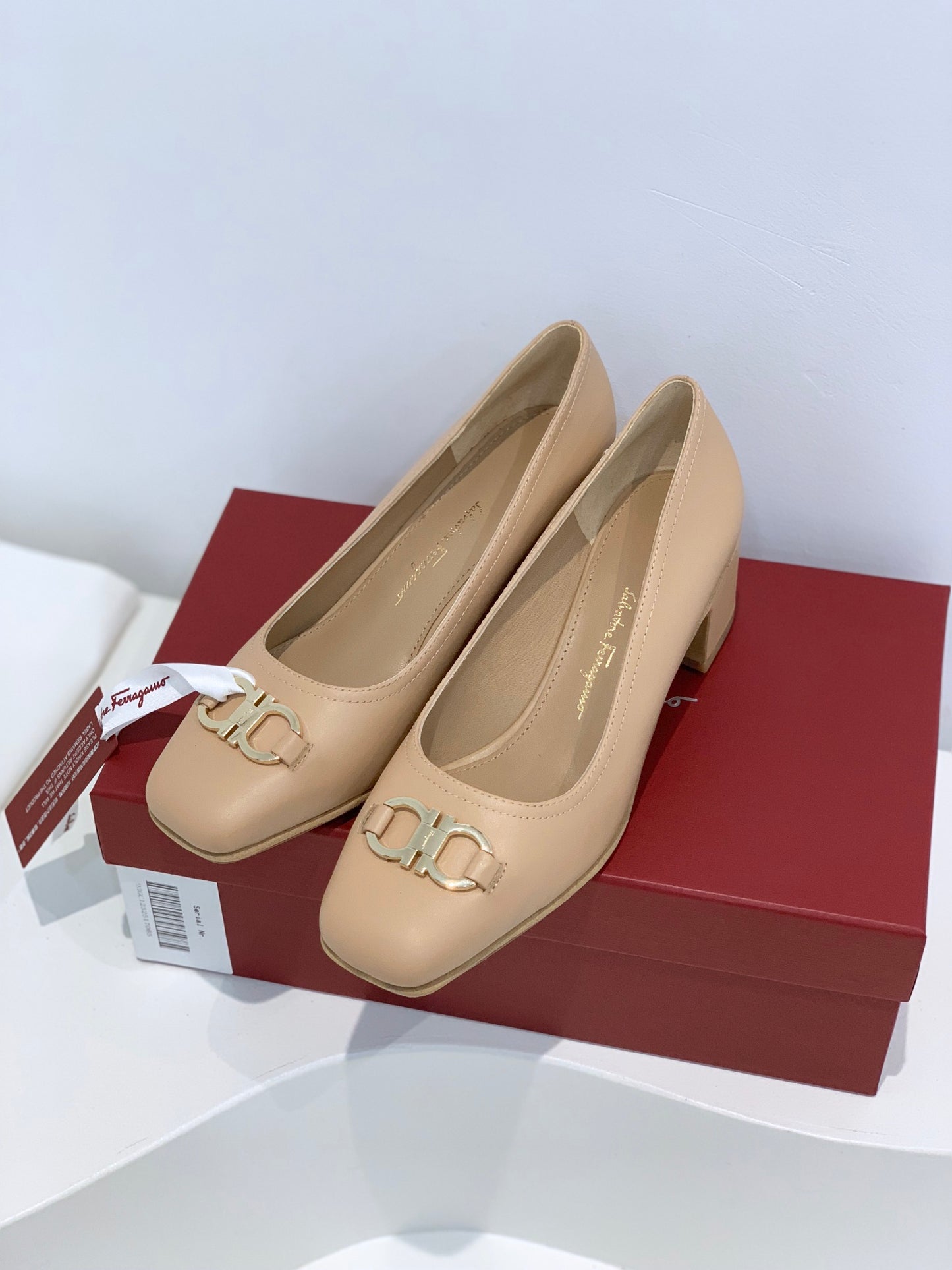 Salvatore Ferragamo鞋-菲拉格慕 馬蹄扣 小方頭 低跟鞋 奶茶色