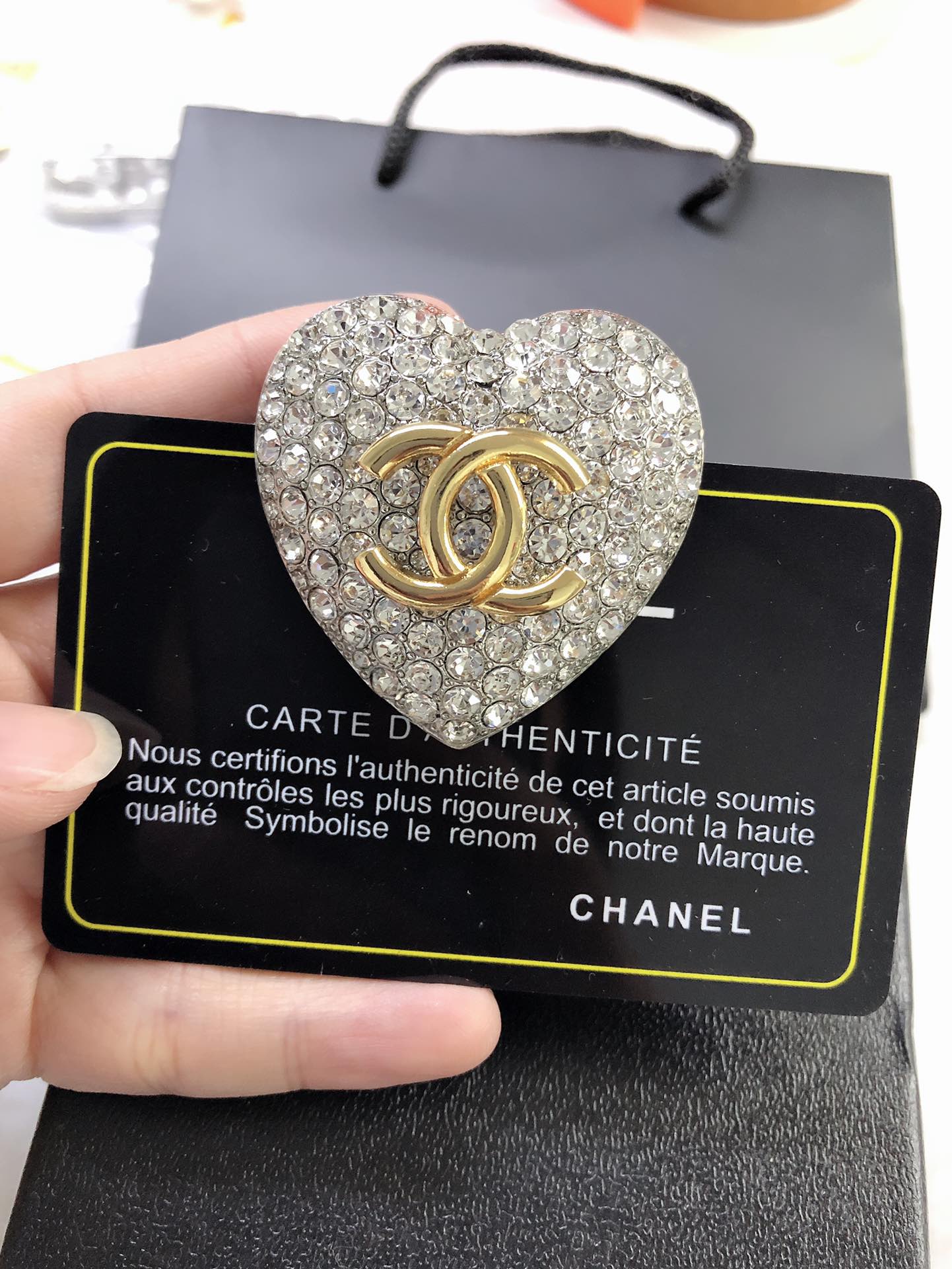 Chanel 胸針
