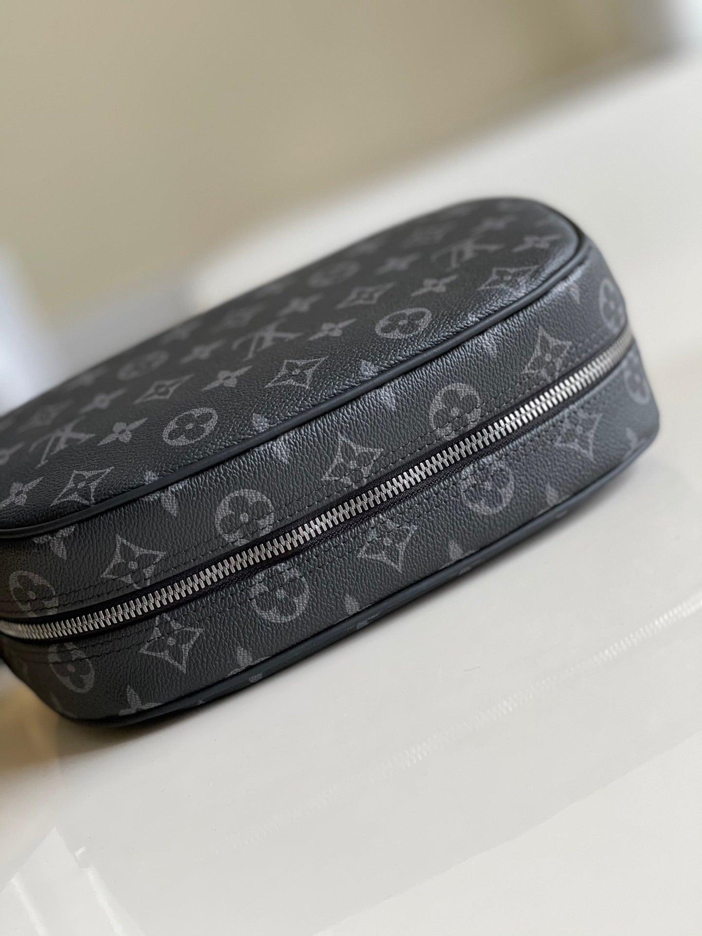 LV M47527 盥洗袋