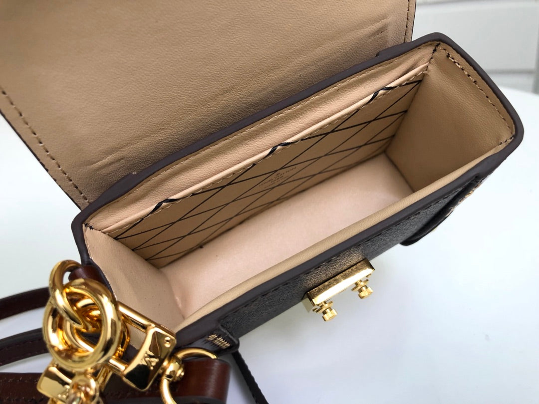 M62553 路L家-經典Petite Malle微縮版 Essential Trunk手袋 粉色