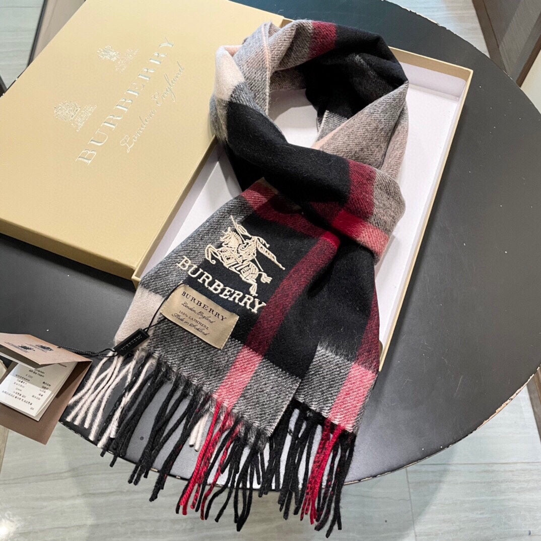 Burberry 羊絨圍巾