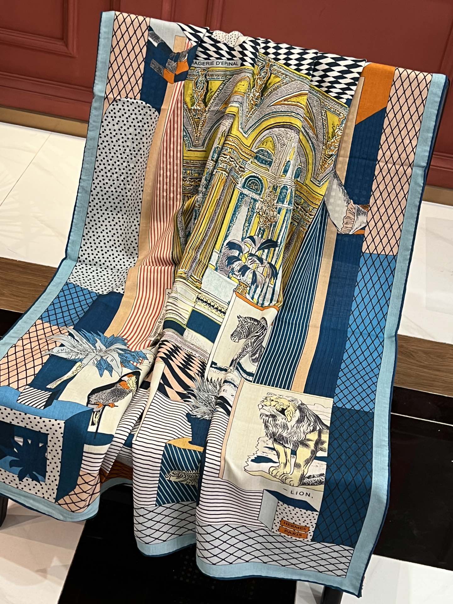 小愛款-大劇院方形圍巾 140*140cm 絲羊絨 藍色