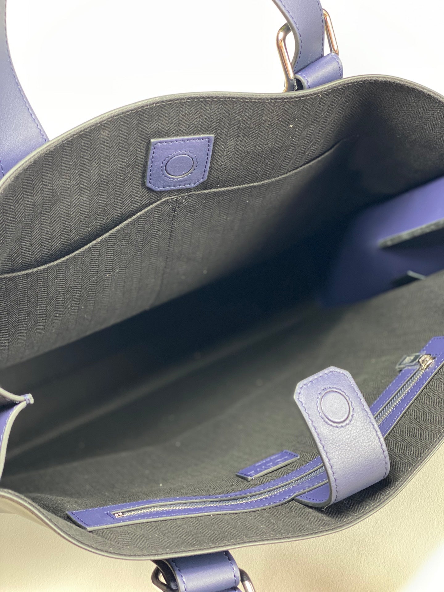 羅L威-Buckle Horizontal Tote 手袋