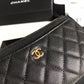 Chanel 拉鍊長夾卡包-扁長夾-黑色荔枝皮金釦