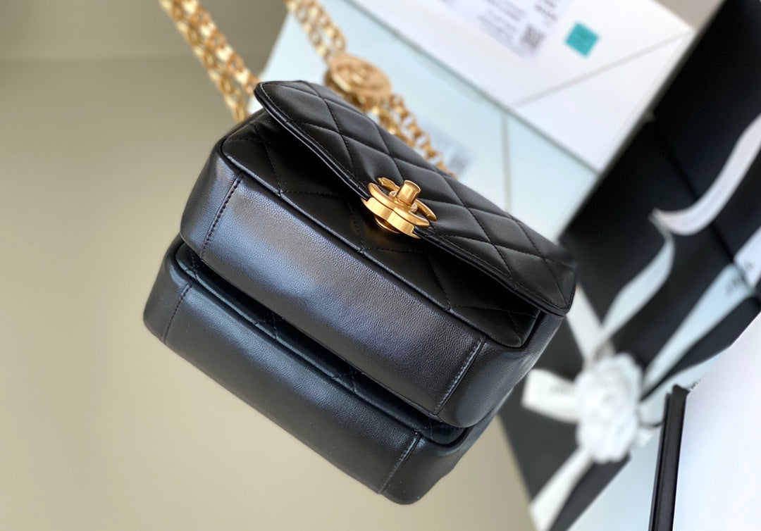 Chanel 復古金幣鏈條口蓋包