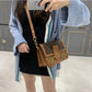 M44391 路L家-Dauphine 郵差包 上身照 中號