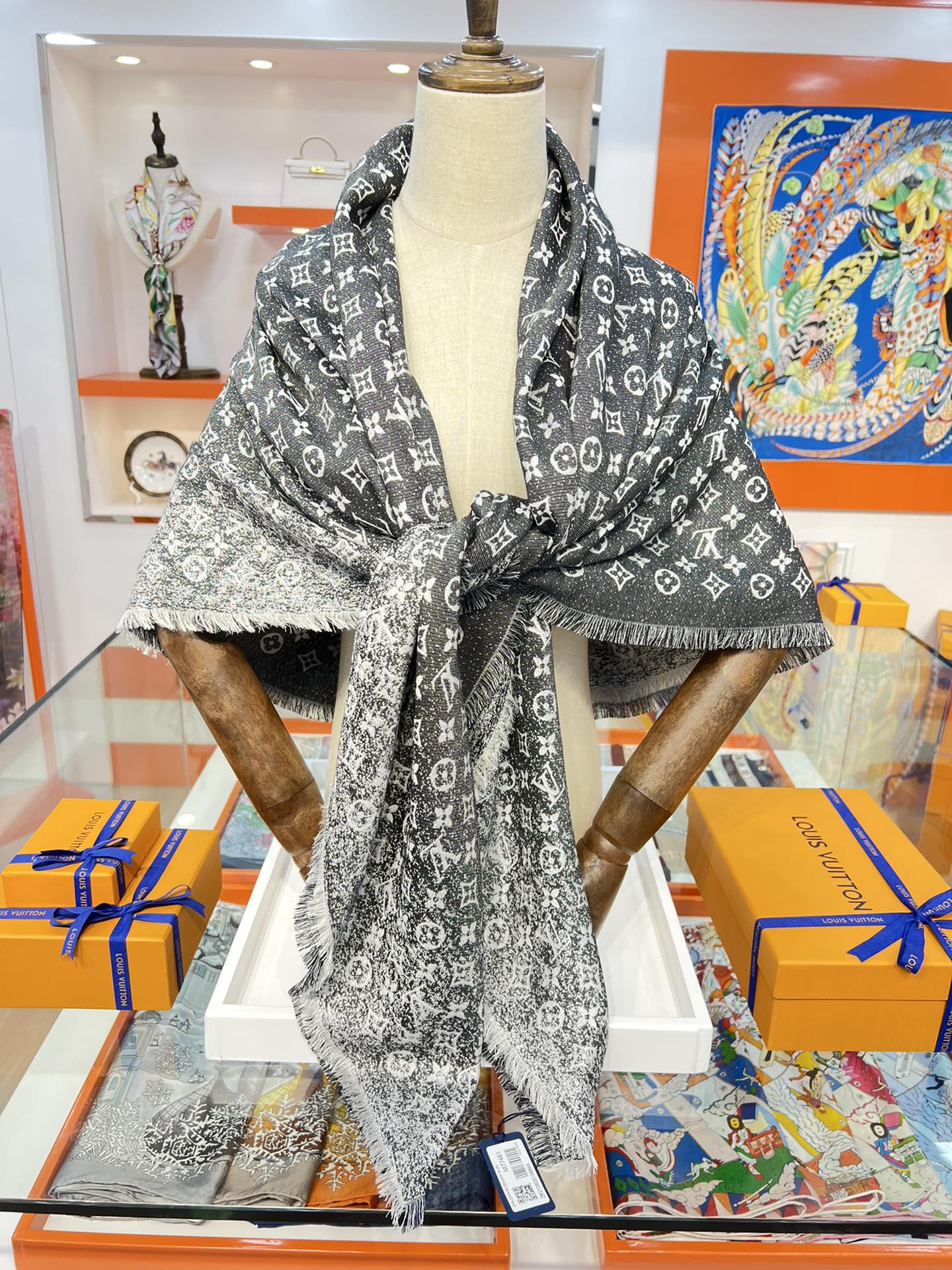 路L家-漸變牛仔老花披肩 Denim Gradient 142.5cm
