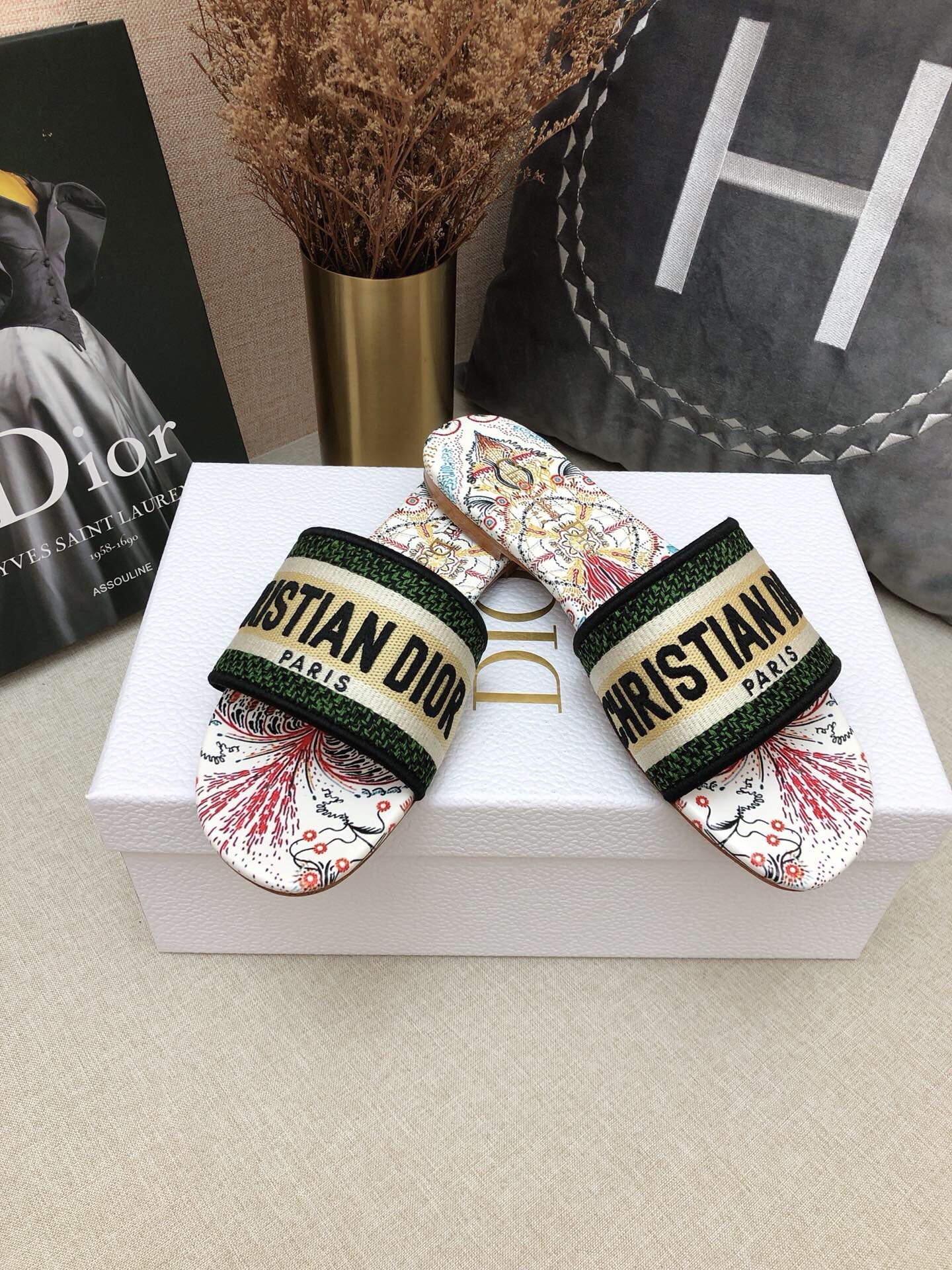 迪D家-2022早春新款 刺繡拖鞋 叢林款