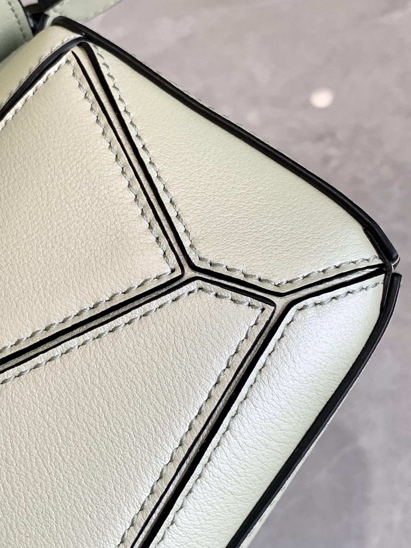 羅L威-Puzzle bag mini 小牛皮