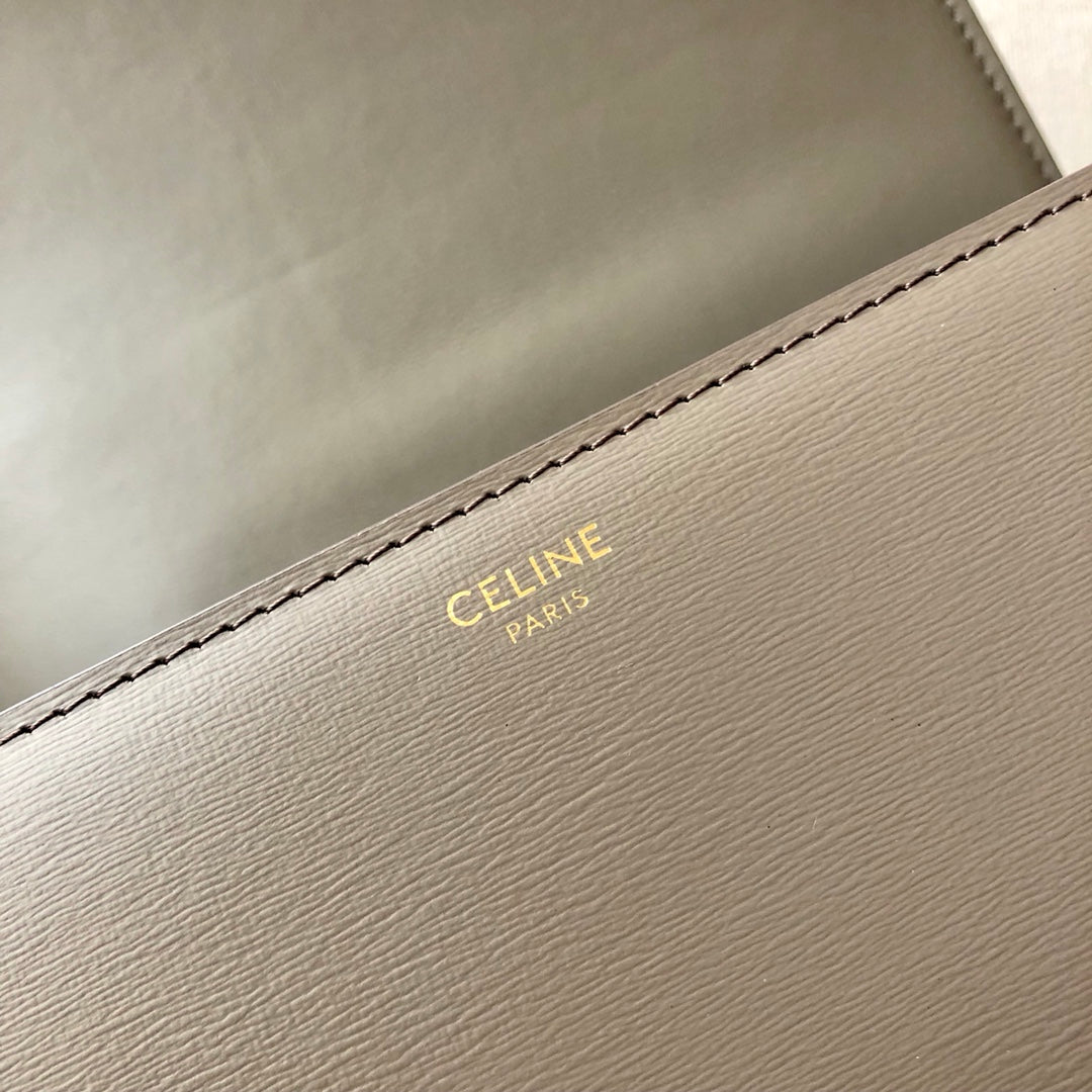 Celine TRIOMPHE 中號小牛皮-卵石色