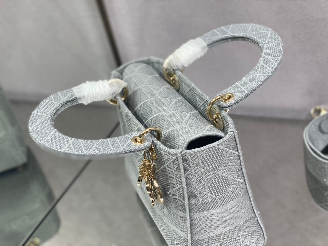 Dior Lady D-Lite黛妃包-刺繡灰色