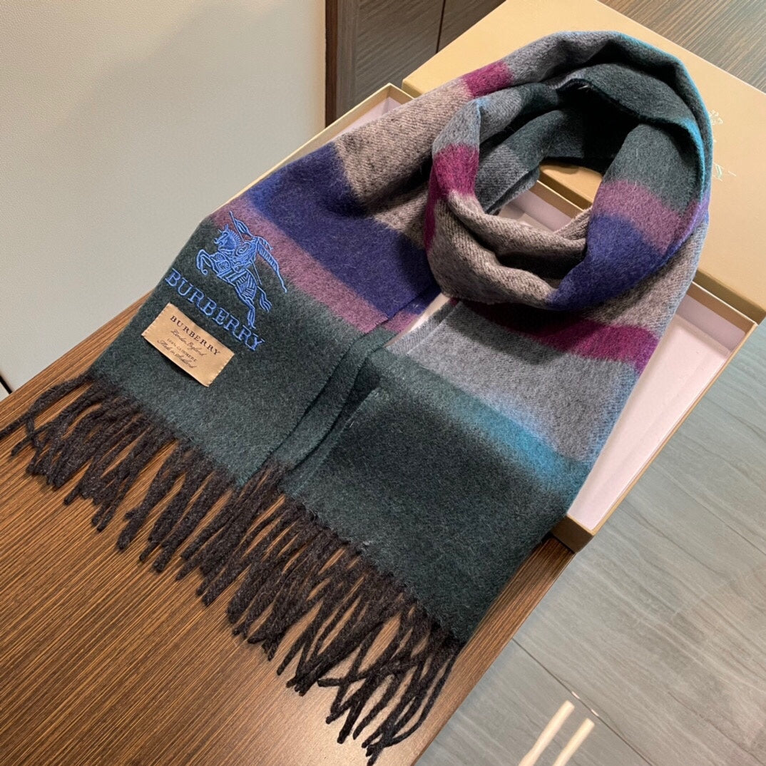 Burberry 英倫格子戰馬繡標圍巾