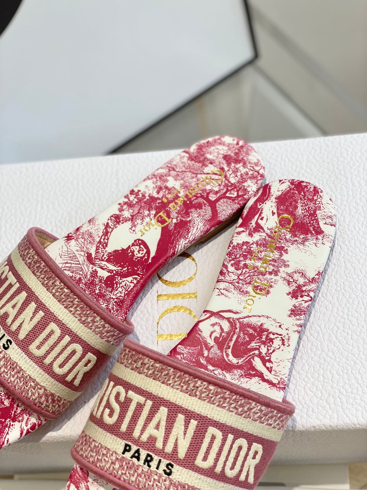 迪D家-提花刺繡拖鞋 桃紅色
