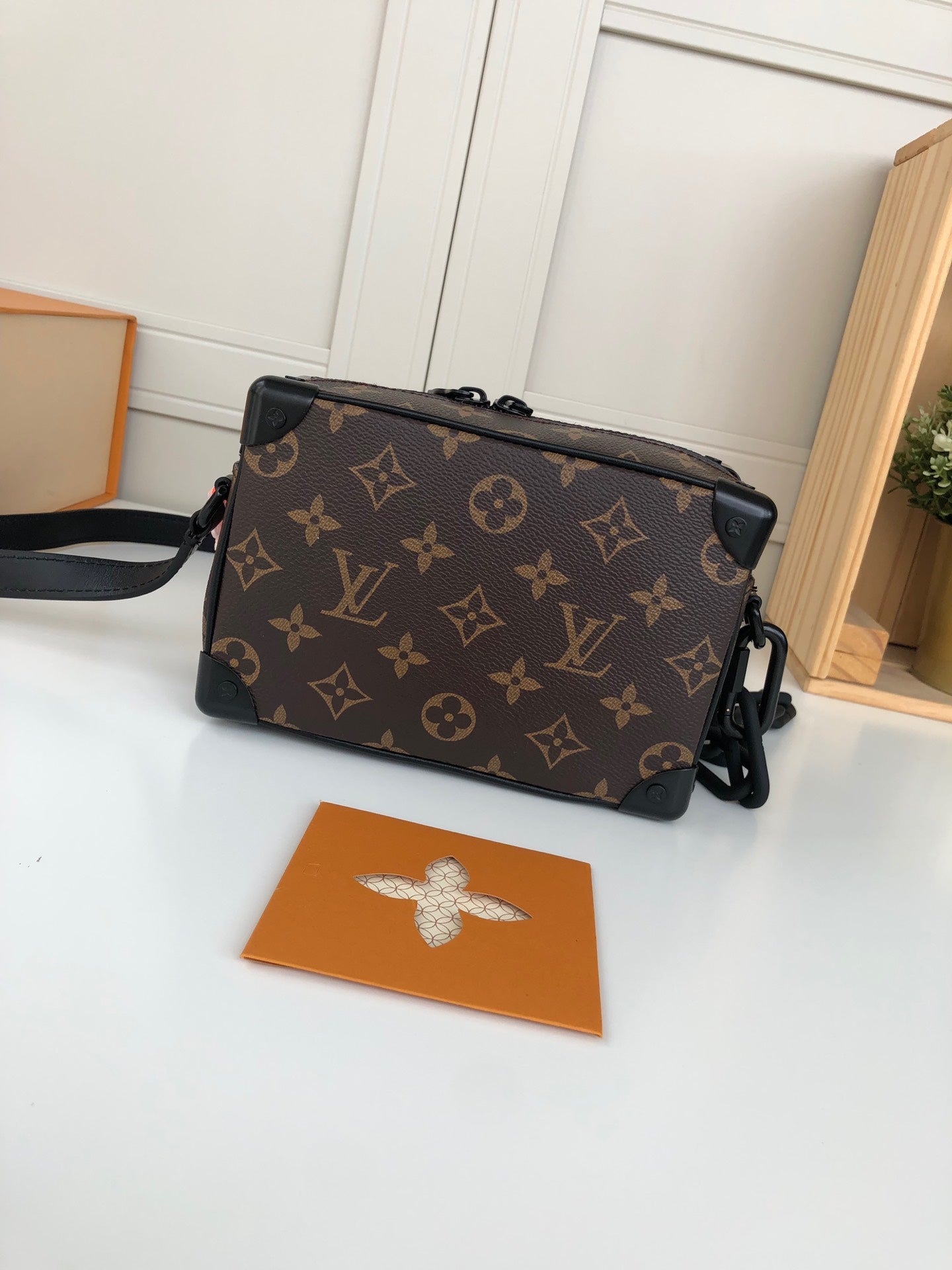 M44480 路L家-MINI SOFT TRUNK 男女同款