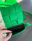 B編織-羊皮方格Mini cassette Bag 迷你編織包 12x8x4 上身圖