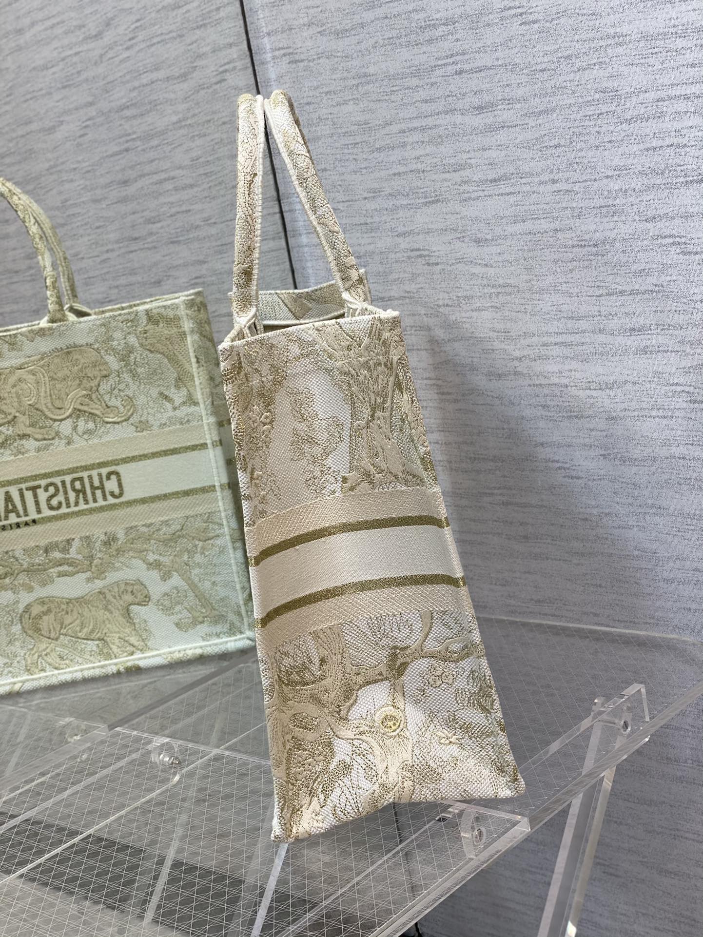 Dior Book Tote-大號41.5c-金色老虎 聖誕限量