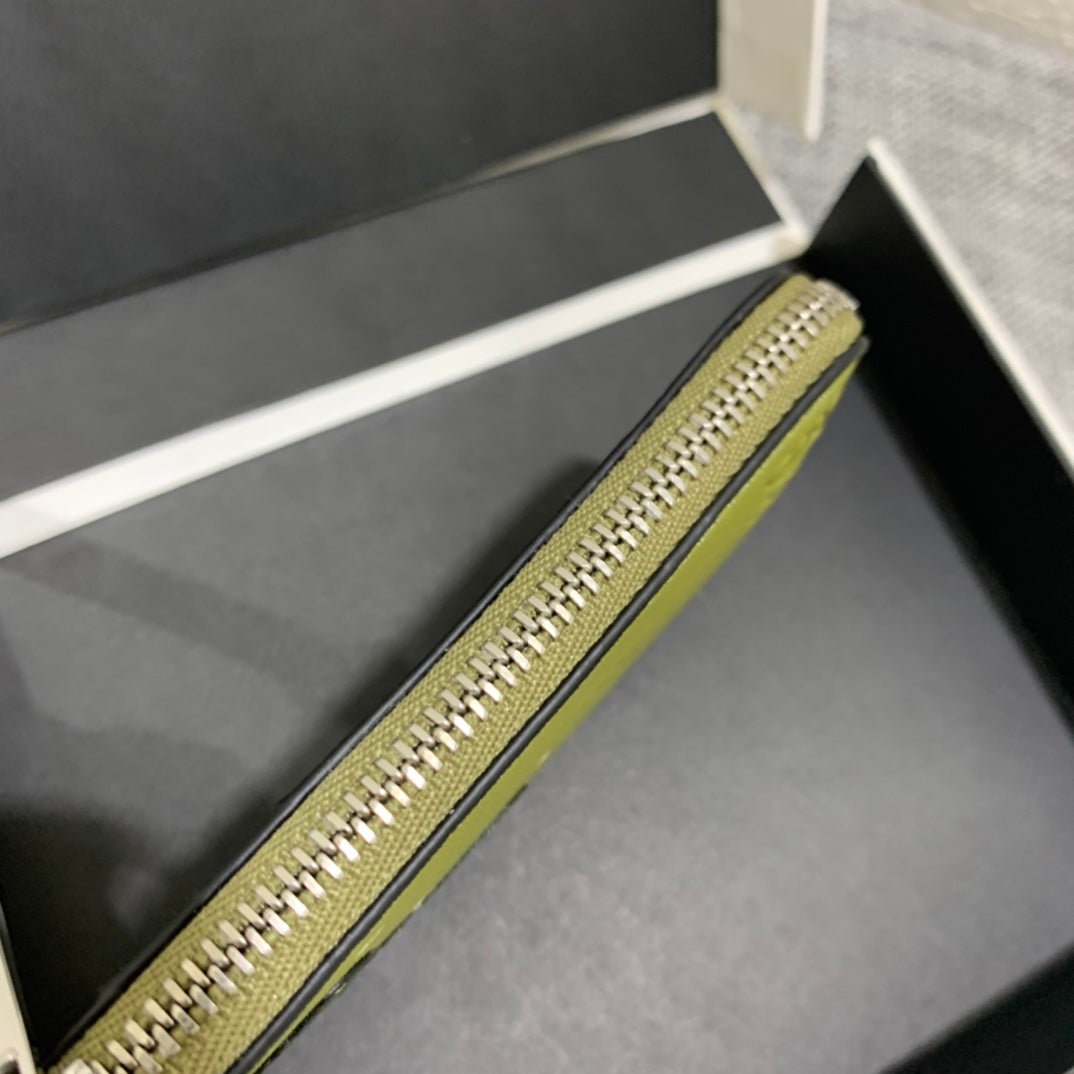 Loewe 奇異果拉鍊小卡包