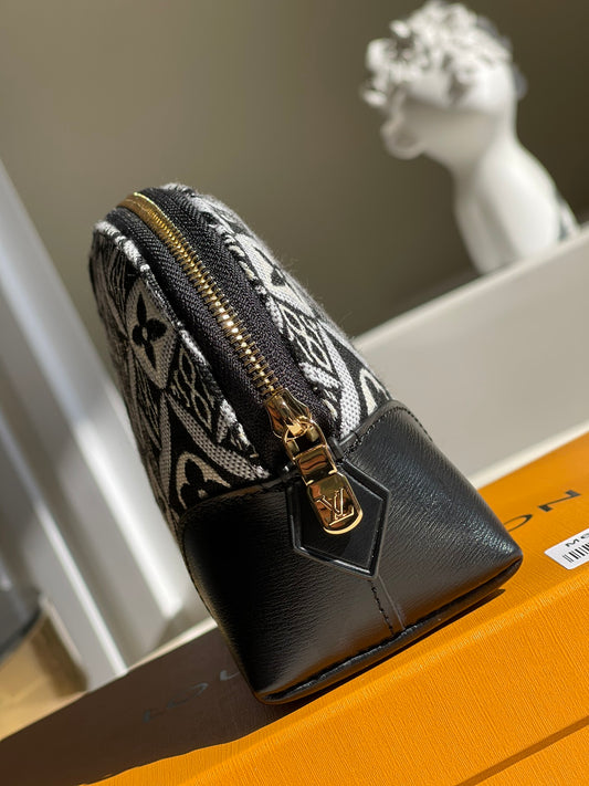 LV M69991 帆布化妝包