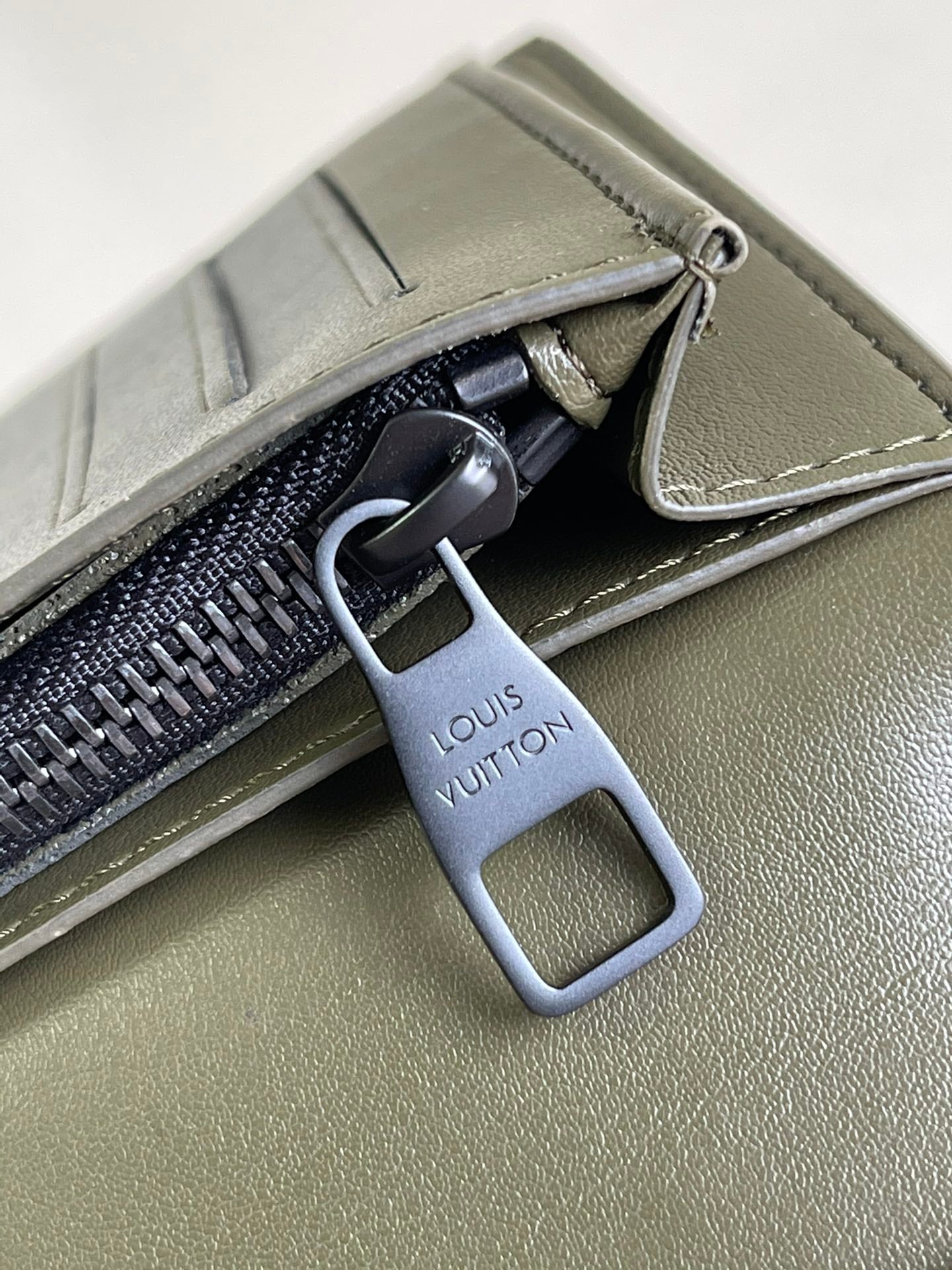 LV M80503 綠色 BRAZZA 男款長夾