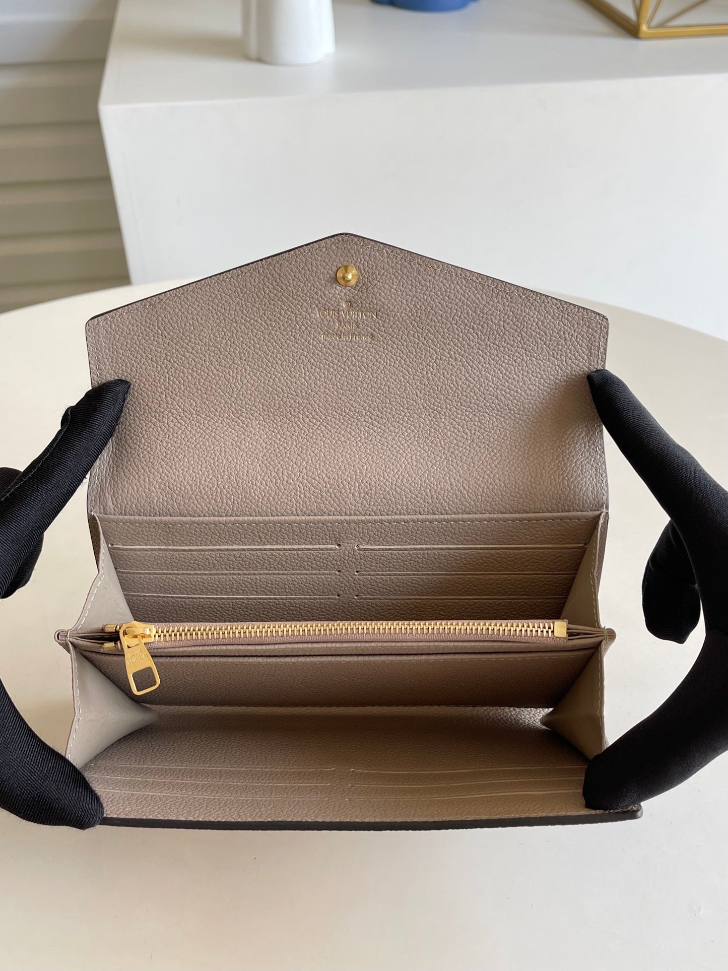 LV M80496 SARAH 信封式翻蓋長夾