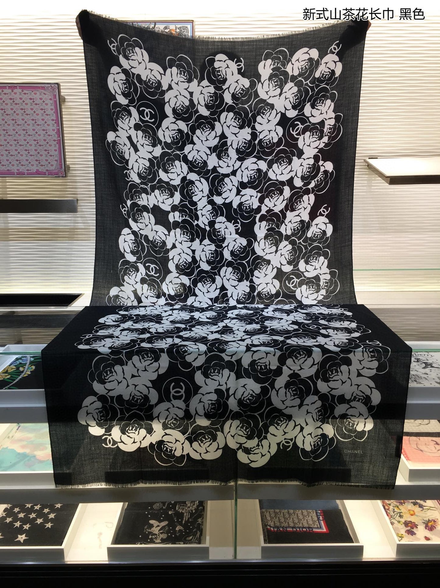 小香家-新式山茶花圍巾 110*200cm 100%頂級羊絨 黑色