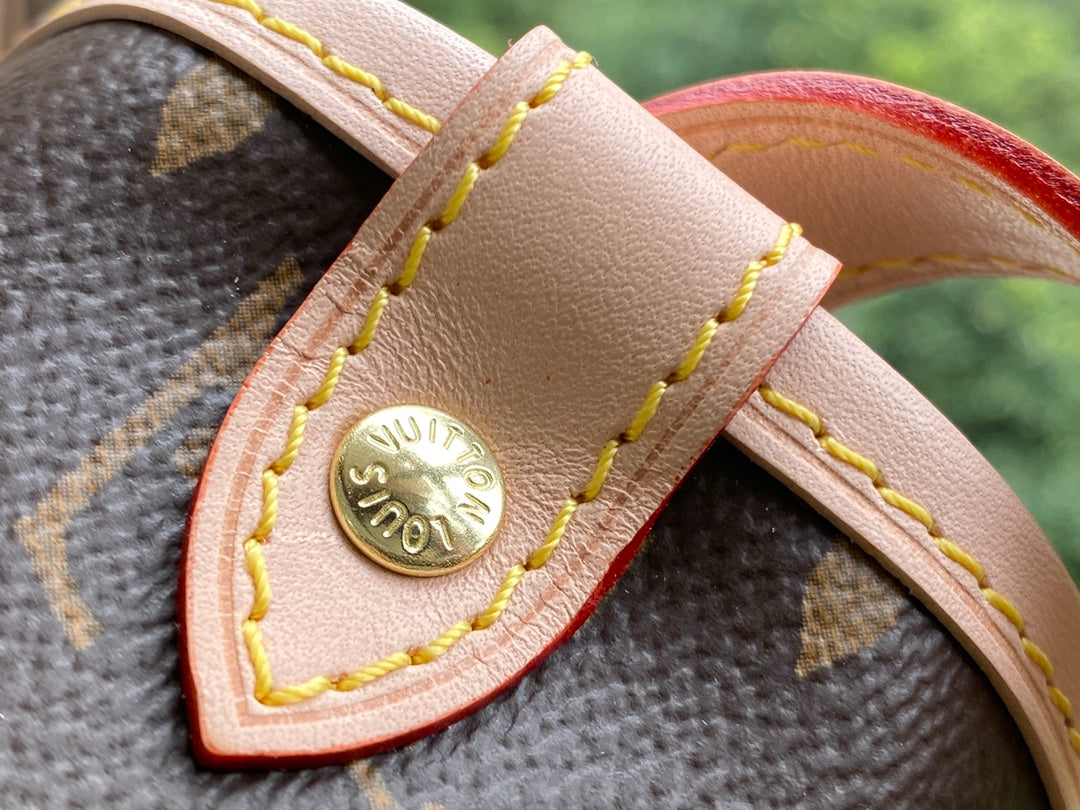 LV M40710 中古系列，SAUMUR 中號手袋