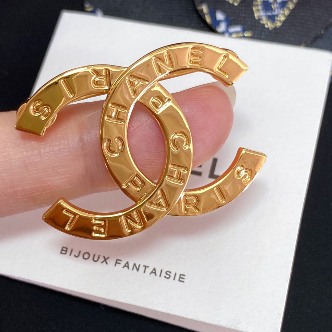 Chanel 胸針