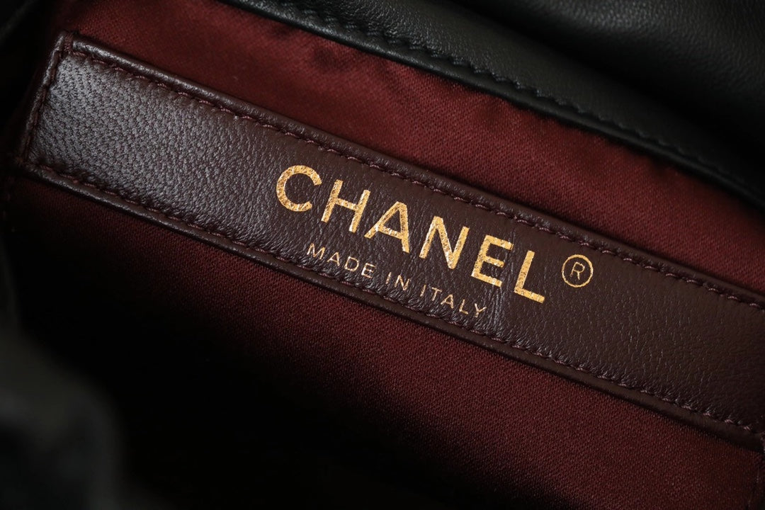 Chanel 珍珠抽繩水桶包