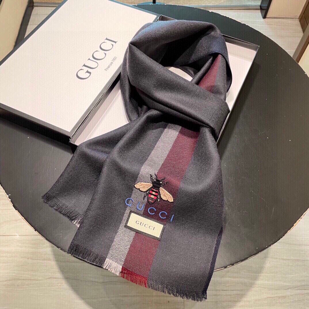 Gucci 蜜蜂羊絨條紋圍巾