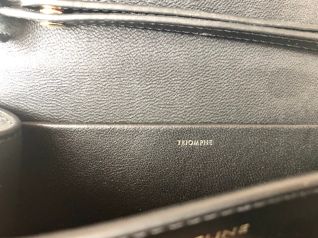 賽C家-TRIOMPHE 牛皮革飾帶包-黑色
