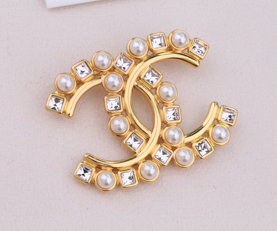 Chanel 胸針