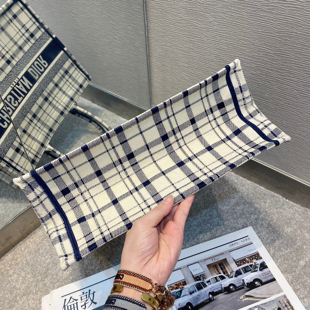 Dior Book Tote-小號36.5cm-黑白格紋