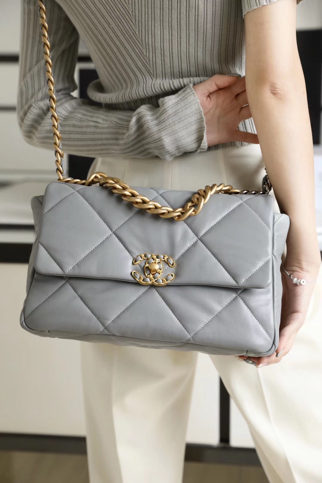 Chanel 19Bag-中號灰色