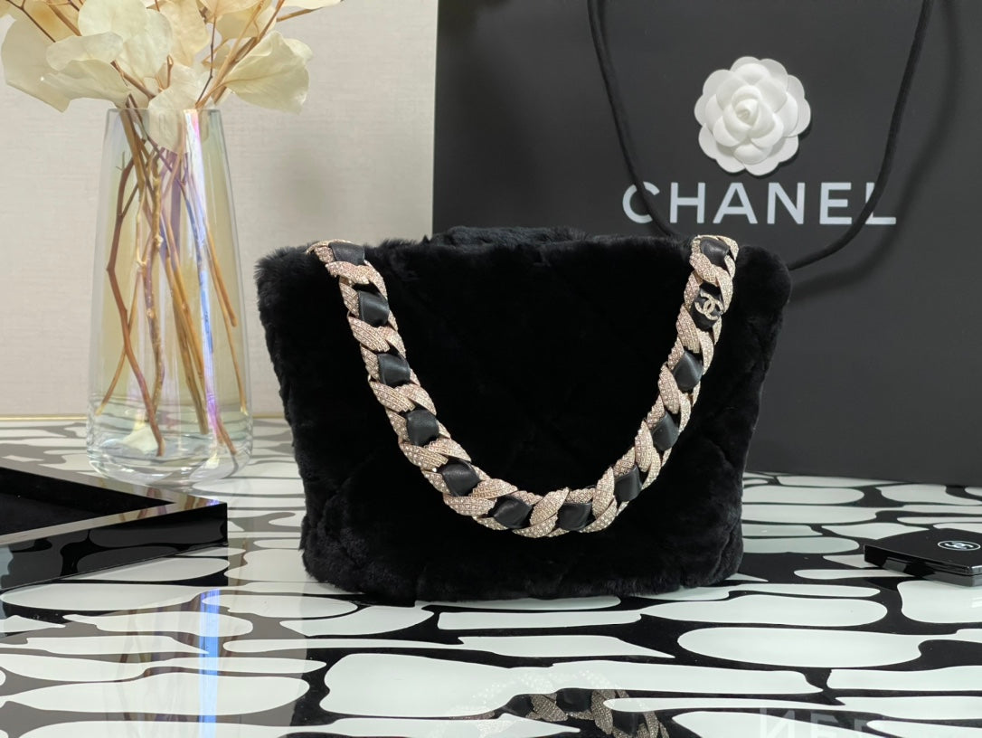 Chanel 剪羊毛鑽鏈包