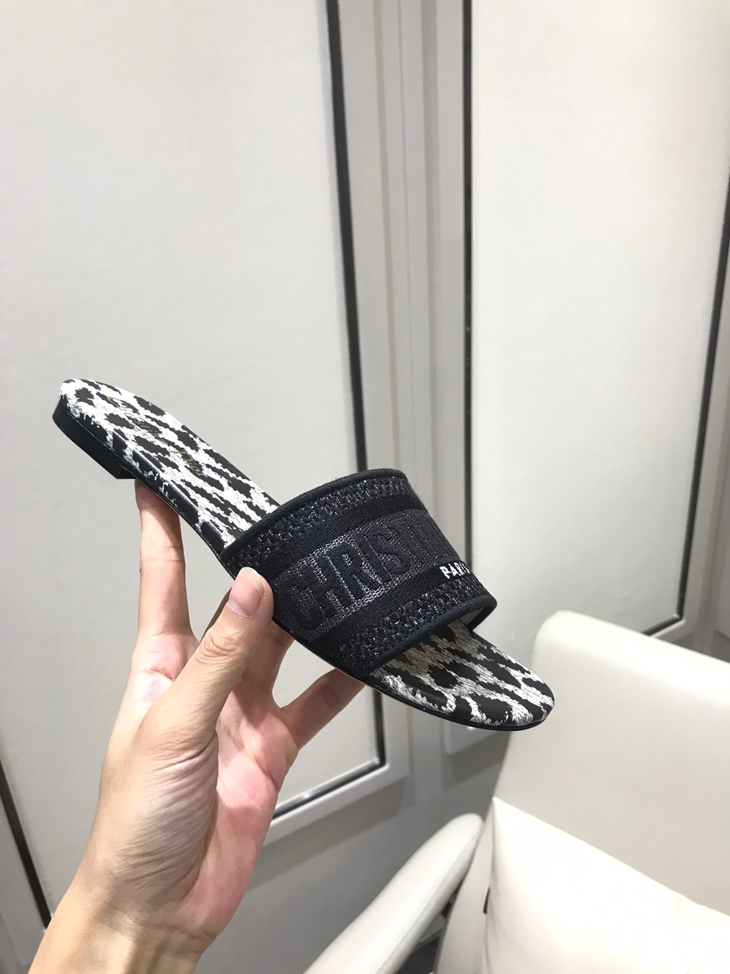 迪D家-2022早春新品 豹紋拖鞋