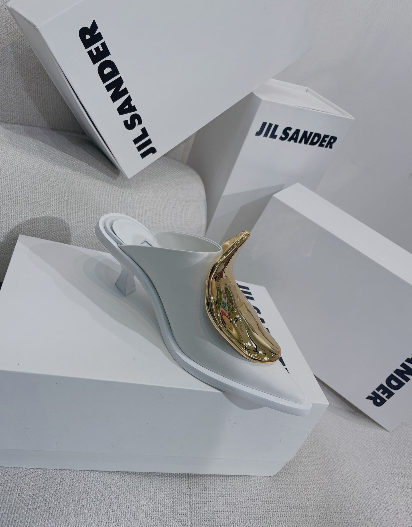 Jil sander-2022春夏 走秀新款 金屬裝飾尖頭平底拖鞋